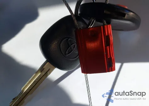 2015 Toyota Sienna Le z USA, uszkodzony, nr VIN 5TDKK3DC6FS578358